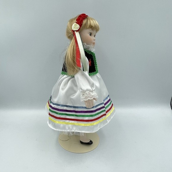 Royalton Porcelain Doll 1998 Wanda Storybook Doll Hand Painted Poland 10 Inches - Picture 6 of 16